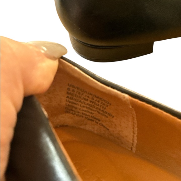 Gentle Souls Black Leather Bow Ballet Flats Size 6.5 - Picture 8 of 9